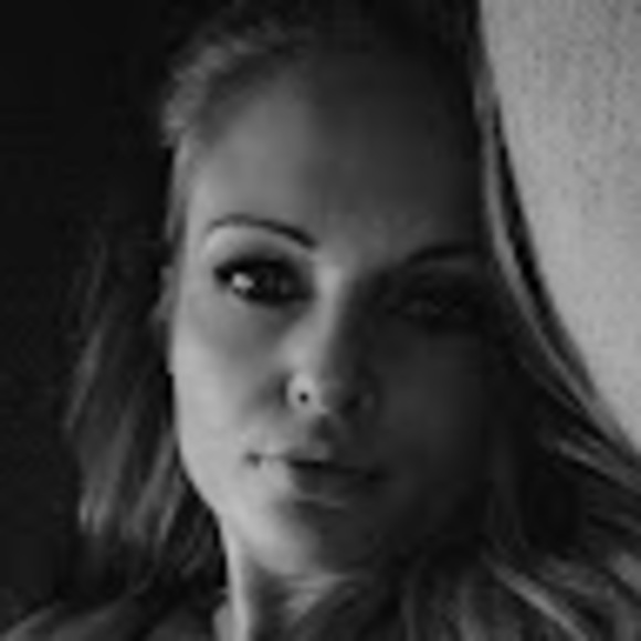 Meet your Posher, Stephanie-shie - Picture 1 of 1